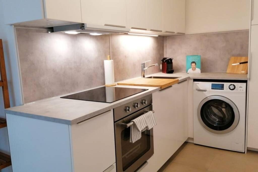 Bird'S Eye View 75 - 8Th Floor 3Br Apt. 100M2 거치즈 외부 사진